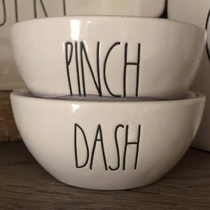Rae Dunn NWT pinch and dash